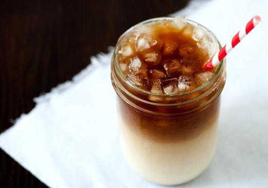 Thai Iced Coffee 泰国冰咖啡 图片来源：steamykitchen.com