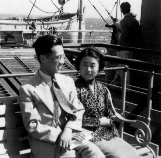 钱锺书、杨绛先生1935年8月在赴英国的游轮上
